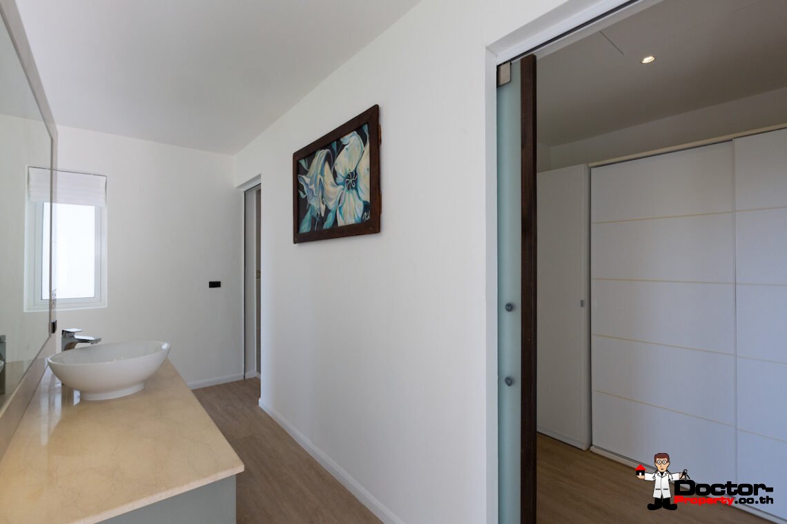 Renovated 5 Bedroom Villa in Bo Phut, Koh Samui – For Sale